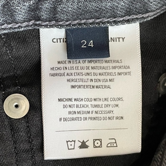 Citizens of Humanity Jean shorts (med length) Size 24 - Picture 9 of 10